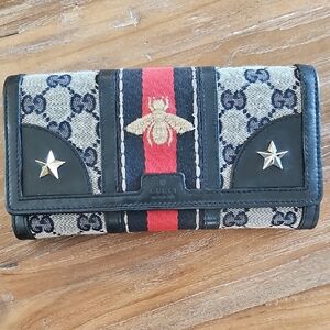 Gucci Women's Black and Red Bee Wallet